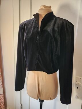 Vtg 90s Goth/Victorian/Vampire Regency Stand Collar Black Velvet Jacket